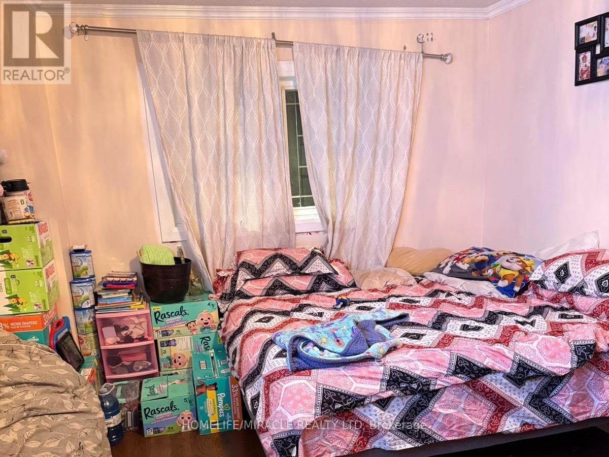 60 Brookfield Court, Brampton, Ontario  L6Y 4K4 - Photo 14 - W12006329