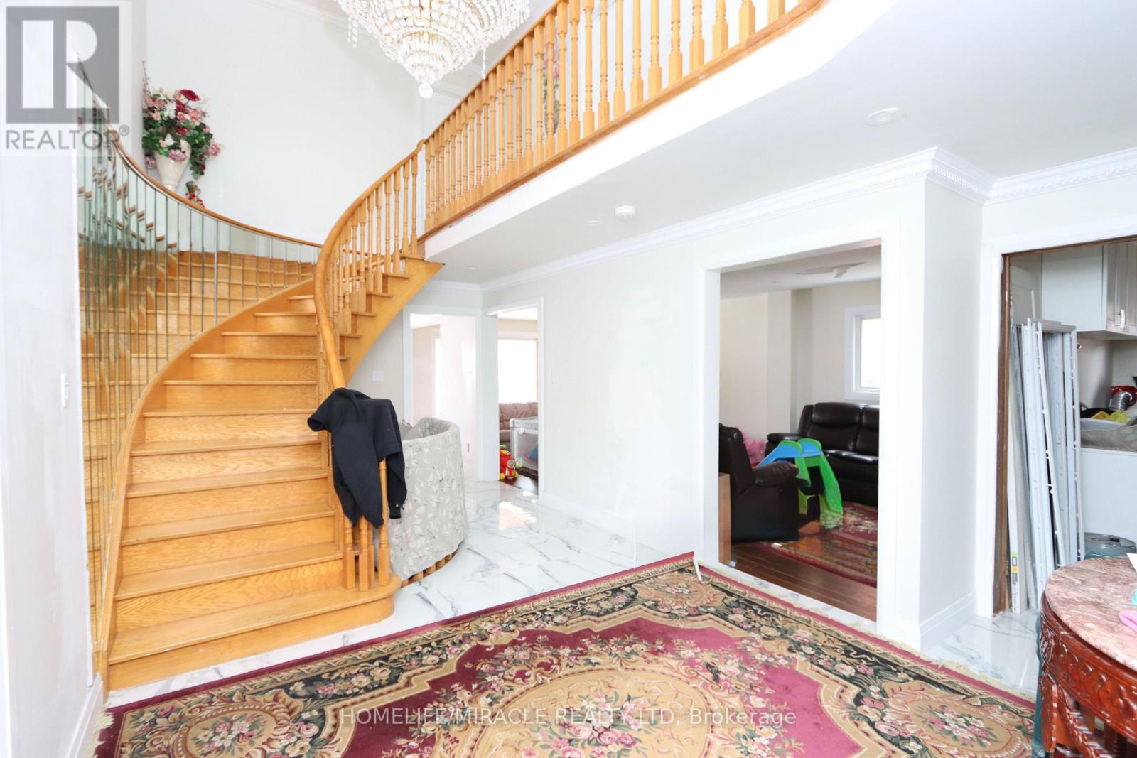 60 Brookfield Court, Brampton, Ontario  L6Y 4K4 - Photo 3 - W12006329