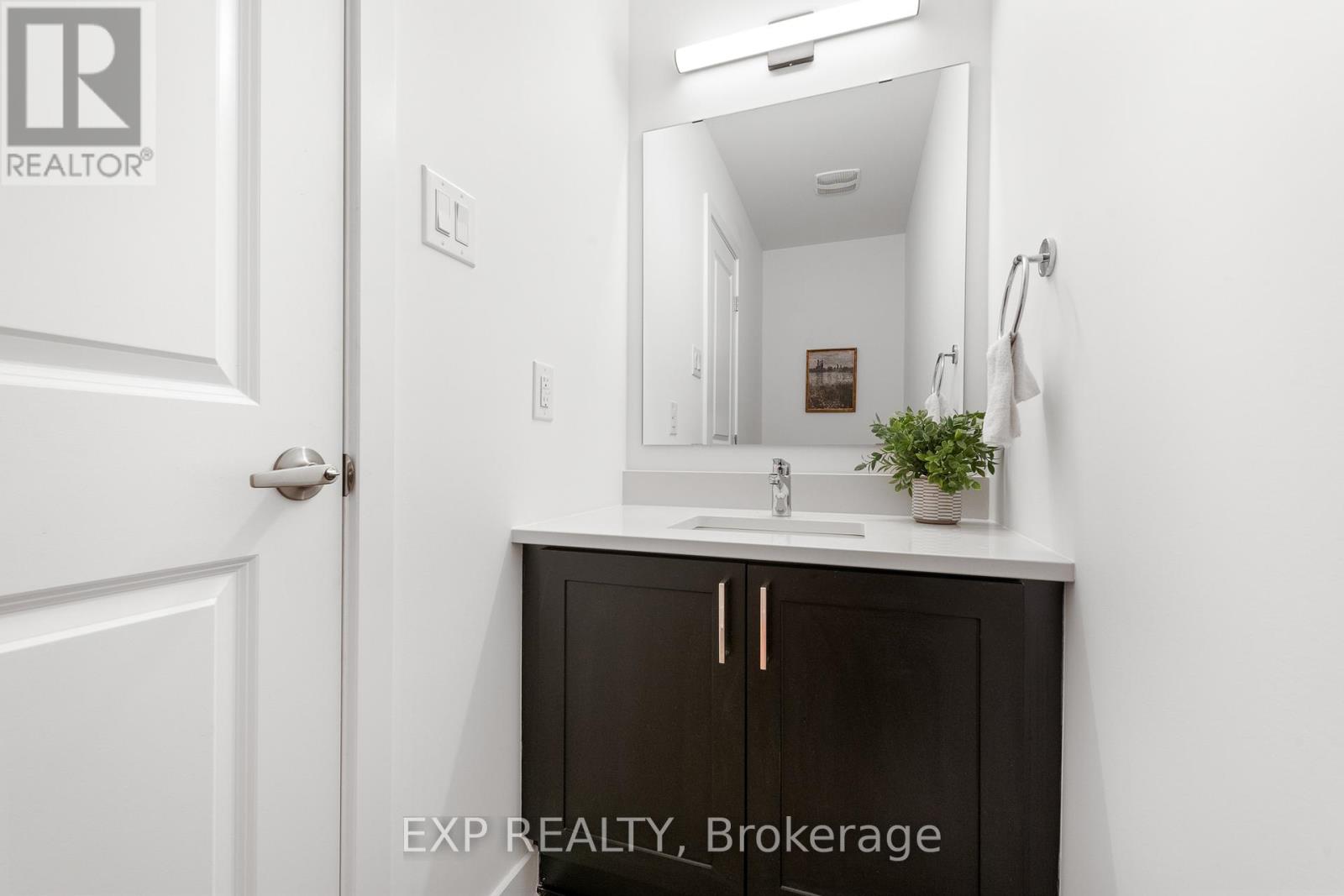 804 Ninaatik Place, Ottawa, Ontario  K1X 0J7 - Photo 11 - X12358004