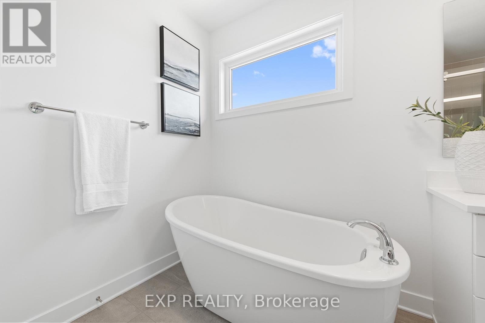804 Ninaatik Place, Ottawa, Ontario  K1X 0J7 - Photo 29 - X12358004