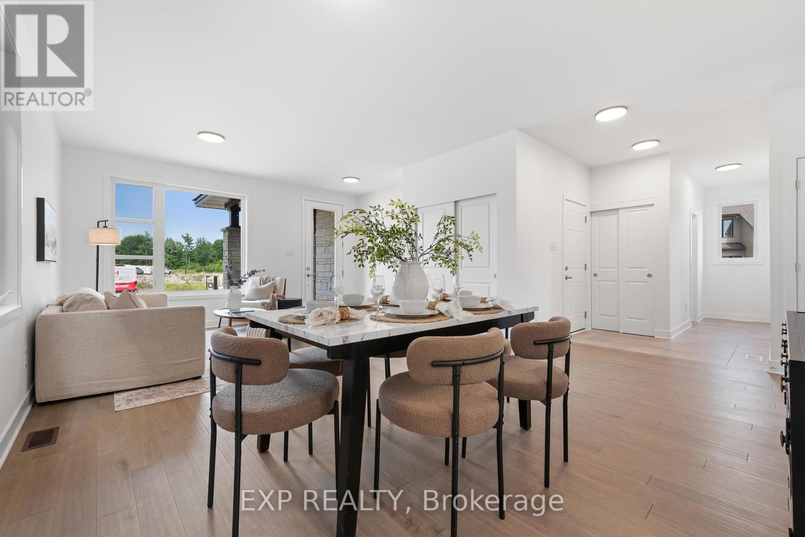 804 Ninaatik Place, Ottawa, Ontario  K1X 0J7 - Photo 6 - X12358004