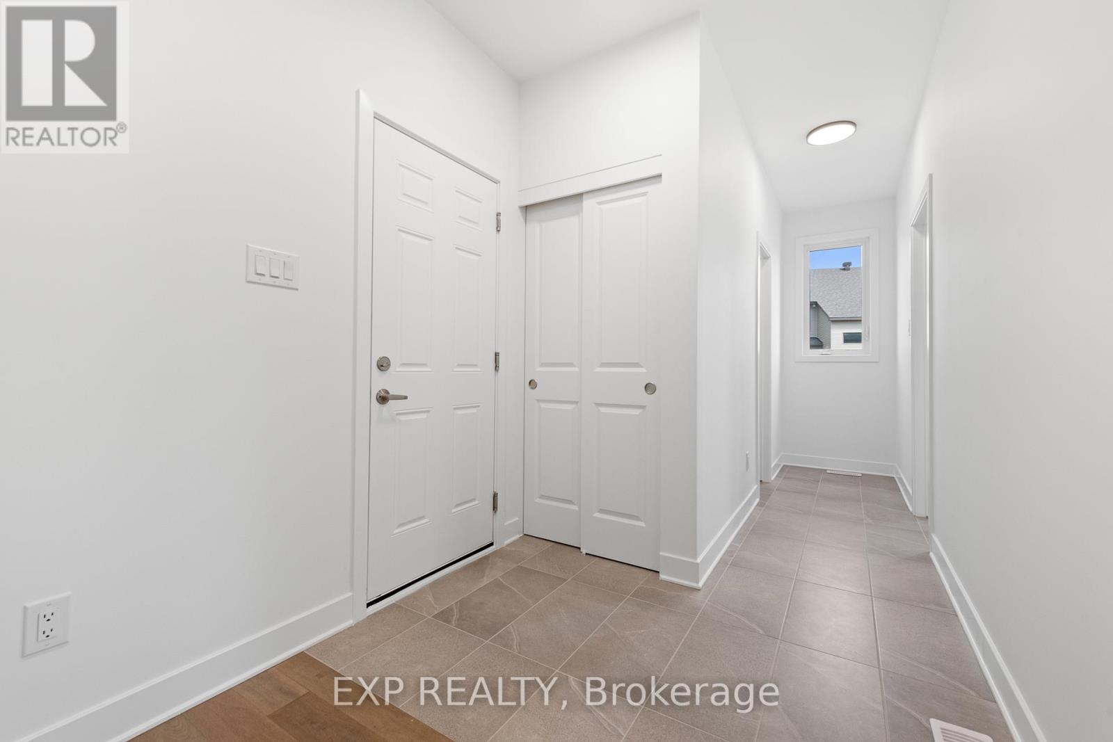 804 Ninaatik Place, Ottawa, Ontario  K1X 0J7 - Photo 9 - X12358004