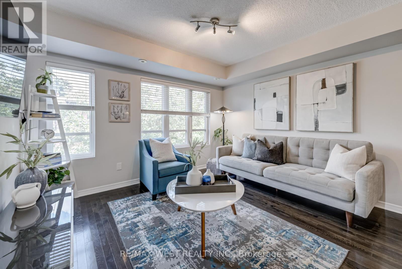 Property at 264 - 351 WALLACE AVENUE image 3
