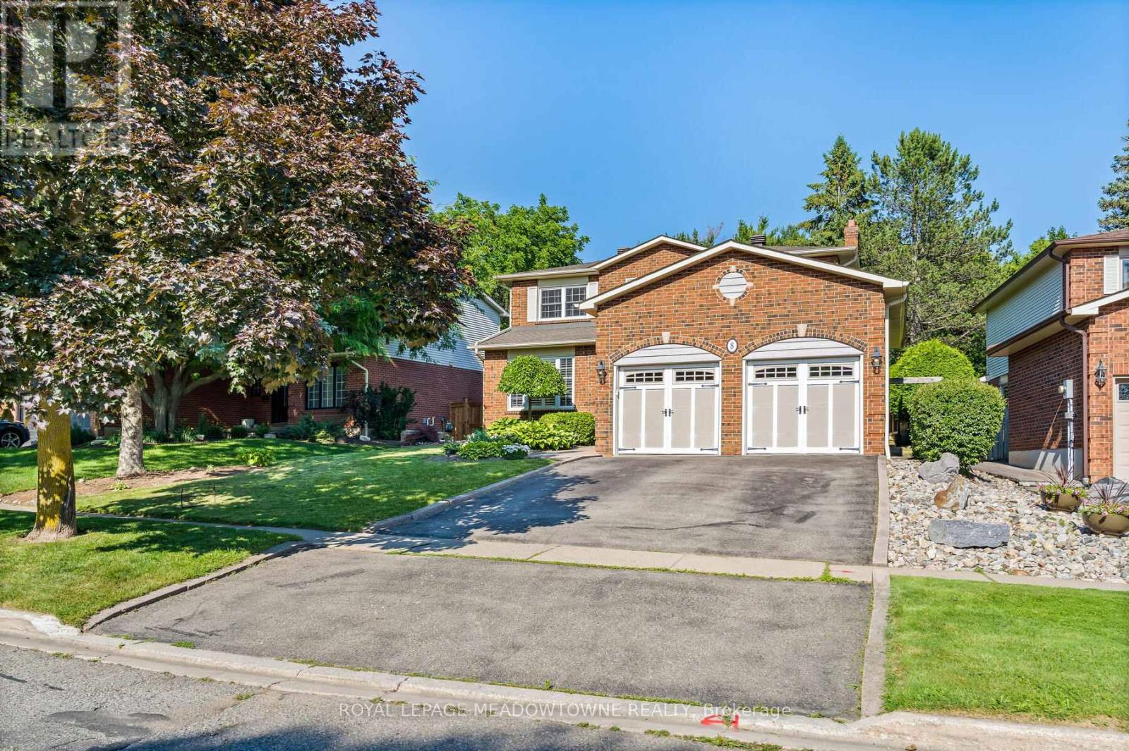 Property at 8 JASON CRESCENT image 1