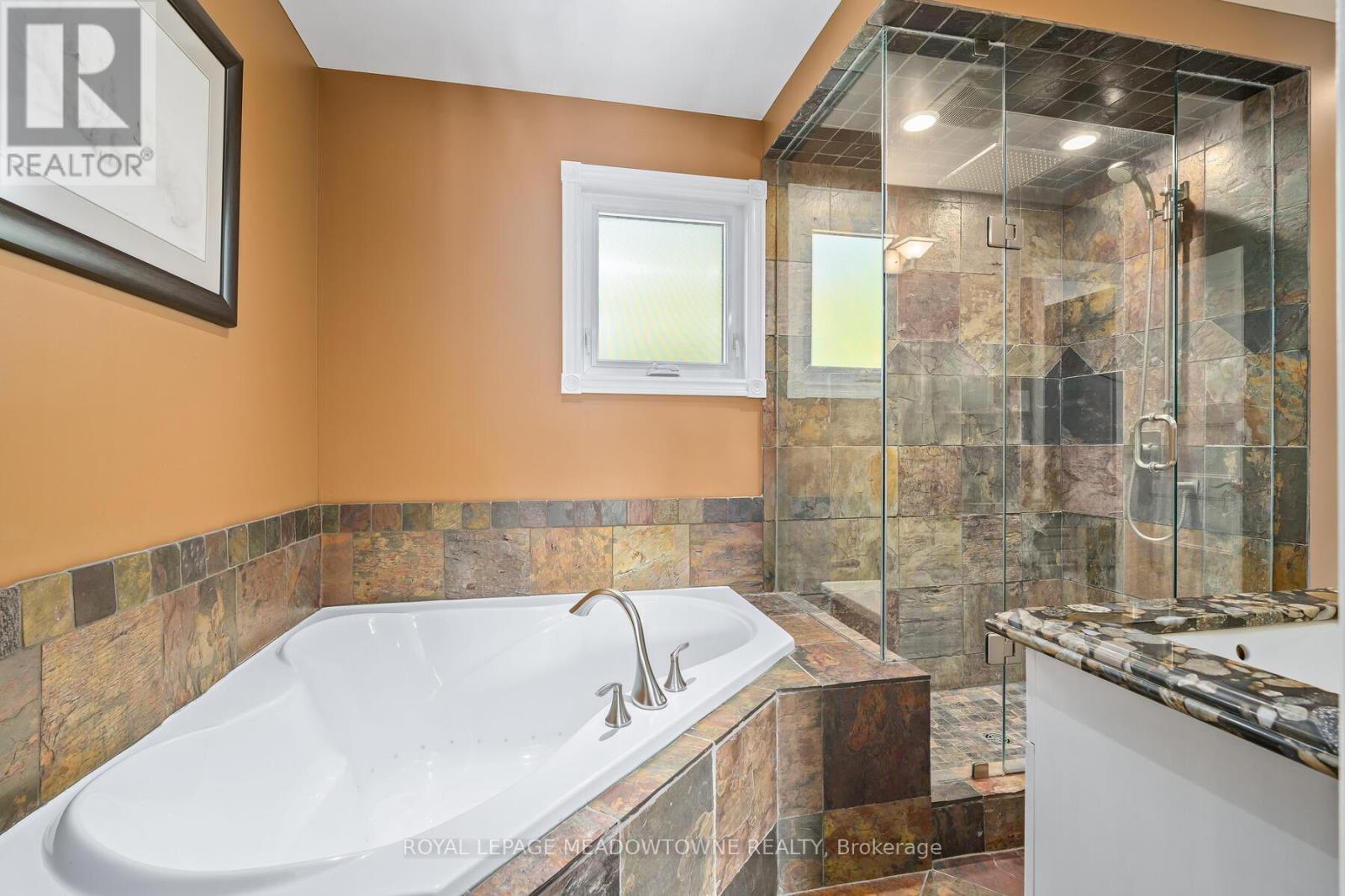 8 Jason Crescent, Halton Hills (Georgetown), Ontario  L7G 4Z4 - Photo 17 - W12357922