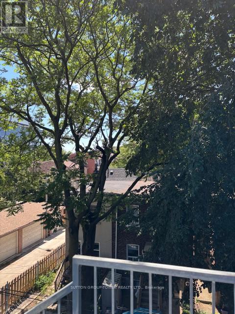 3 - 105 Campbell Avenue, Toronto (Dovercourt-Wallace Emerson-Junction), Ontario  M6P 3V1 - Photo 6 - W12357952