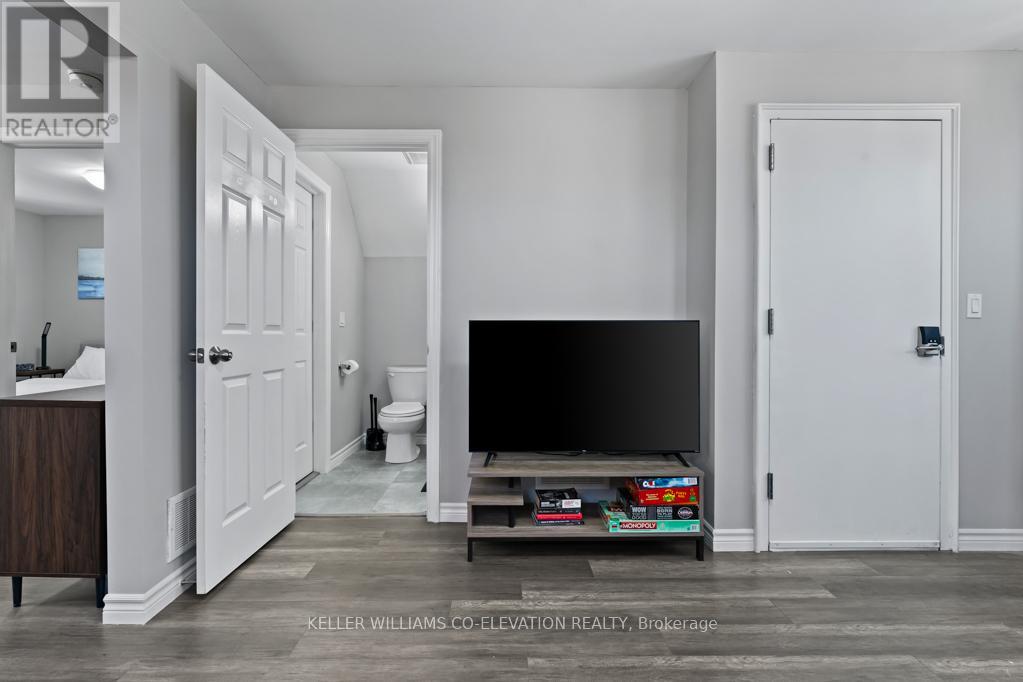 1 - 9 Merigold Street, St. Catharines (Western Hill), Ontario  L2S 2N4 - Photo 10 - X12357942