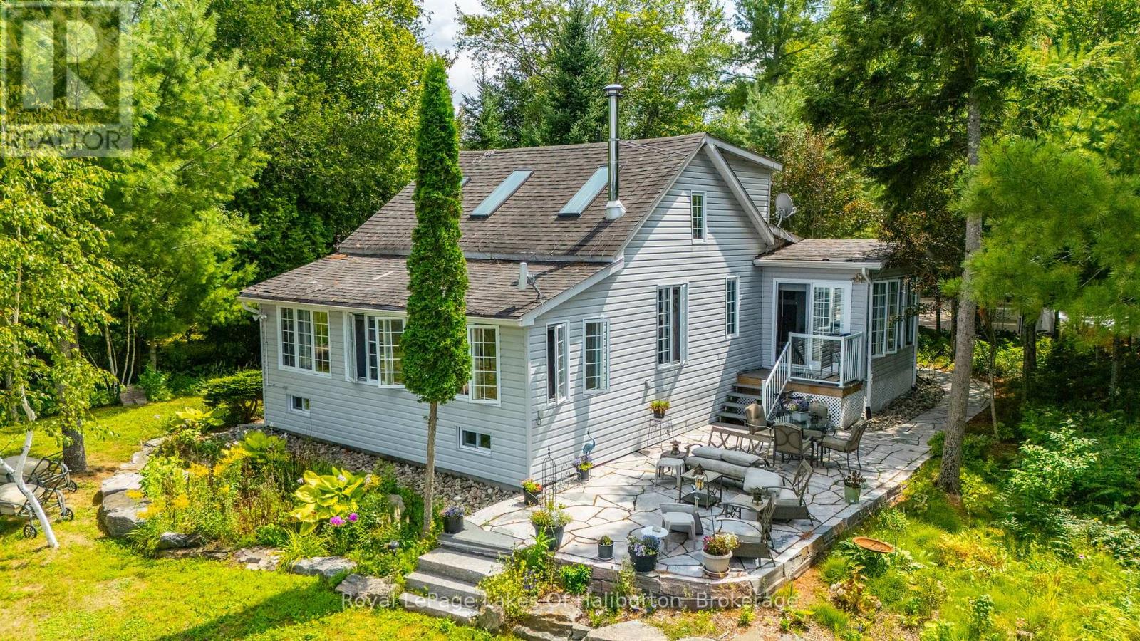1049 Ninatigo Lane, Algonquin Highlands (Stanhope), Ontario  K0M 1S0 - Photo 1 - X12357974