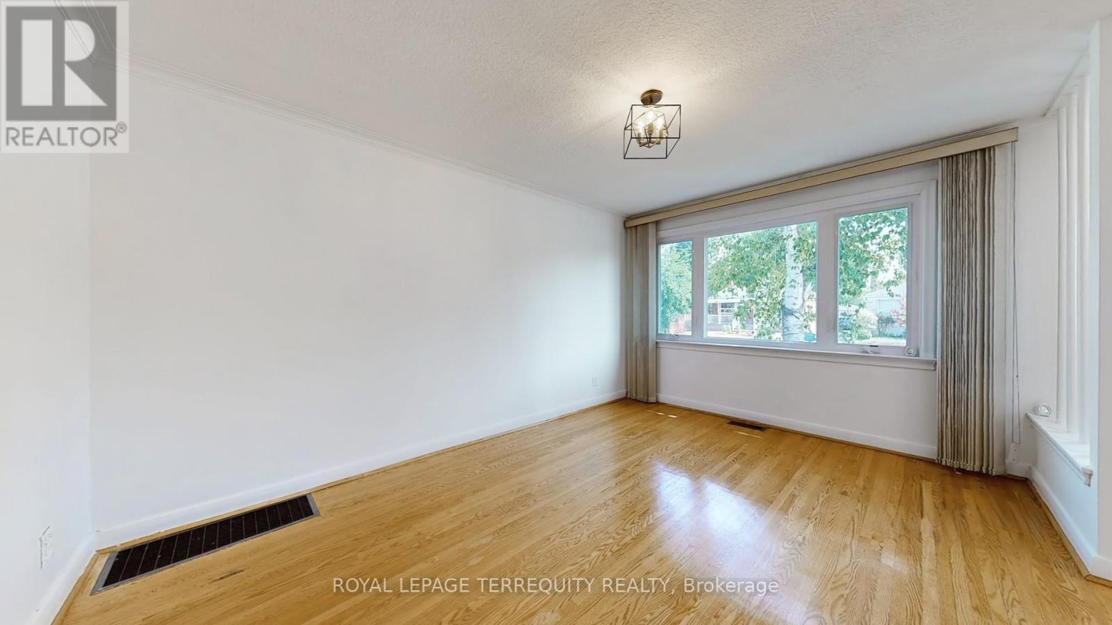 154 Tower Drive, Toronto, Ontario  M1R 3P5 - Photo 8 - E12357537