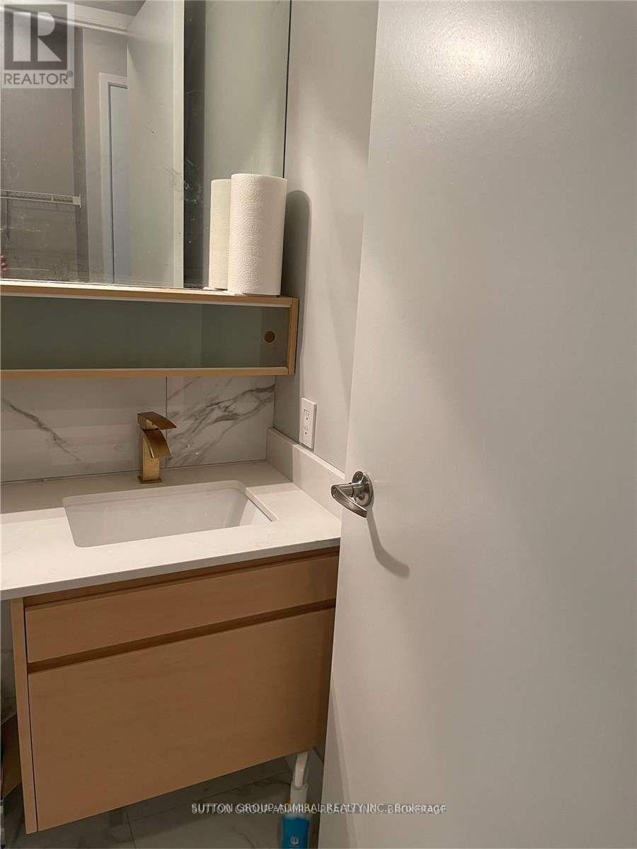 610 - 85 Bloor Street E, Toronto, Ontario  M4W 3Y1 - Photo 5 - C12357957