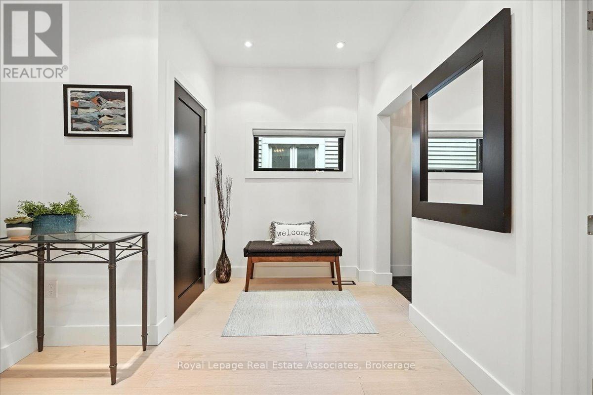 Property at 139 VICTOR AVENUE image 4