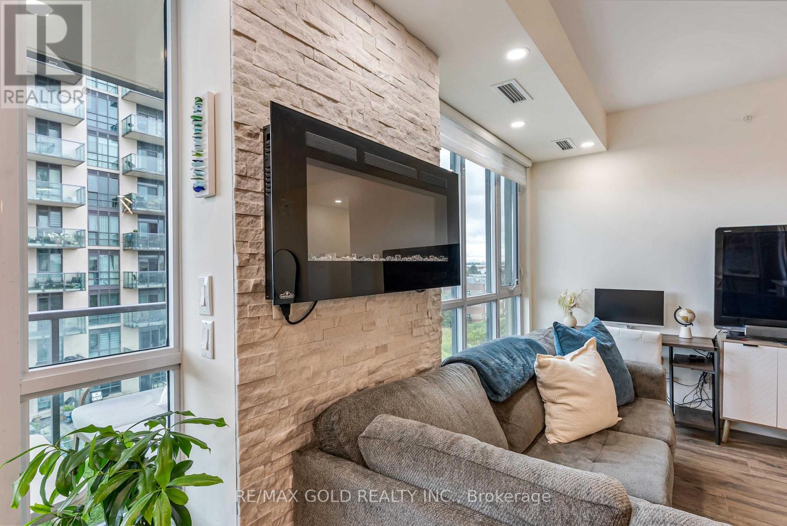 503 - 55 Yorkland Boulevard, Brampton, Ontario  L6P 4K9 - Photo 15 - W12357331