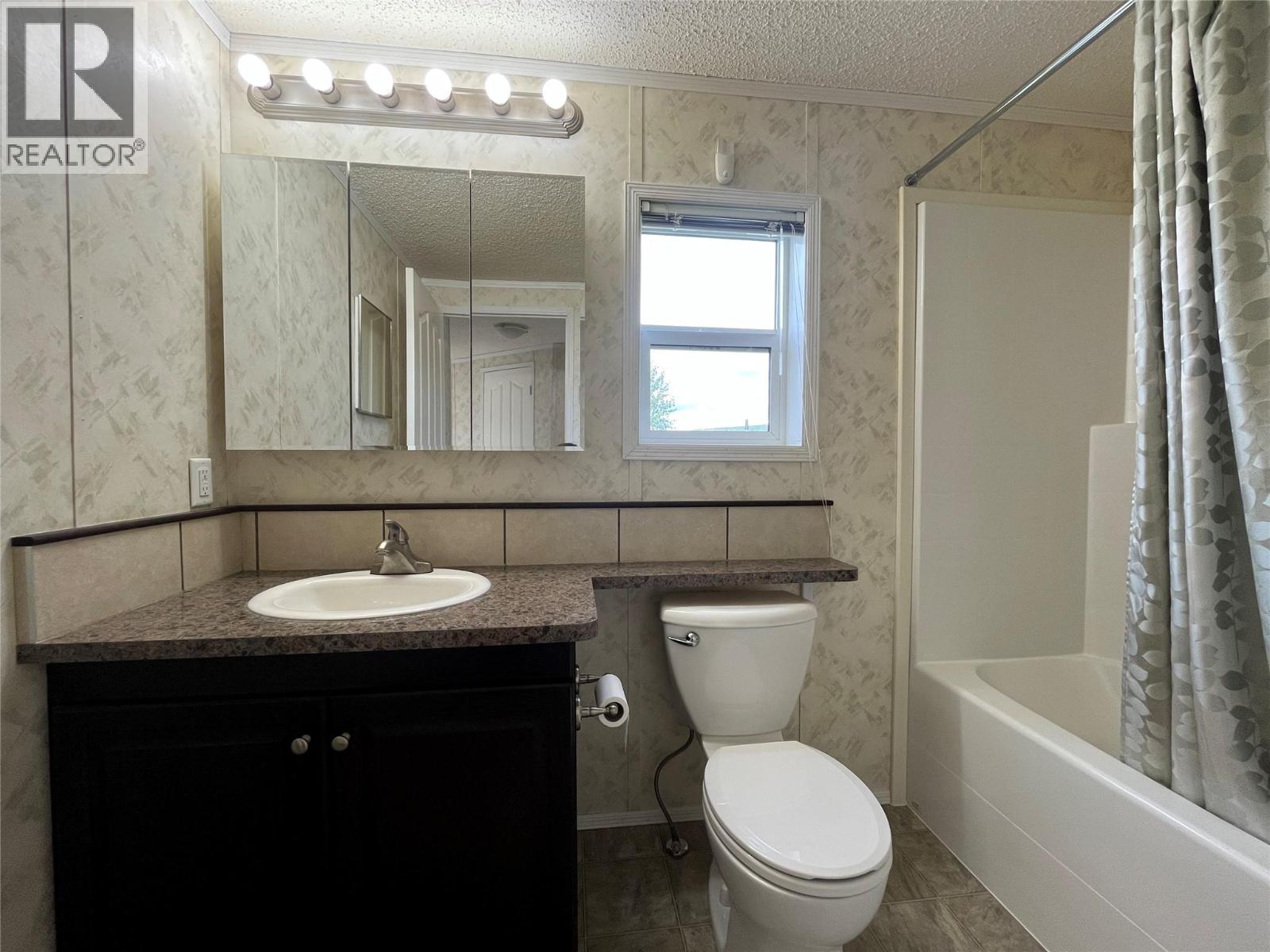 136 Rockcliffe Place, Tumbler Ridge, British Columbia  V0C 2W0 - Photo 10 - 10360031