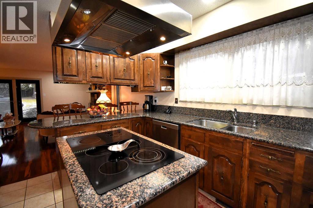 105 Mcpherson Square, Hinton, Alberta  T7V 1J9 - Photo 18 - A2179032
