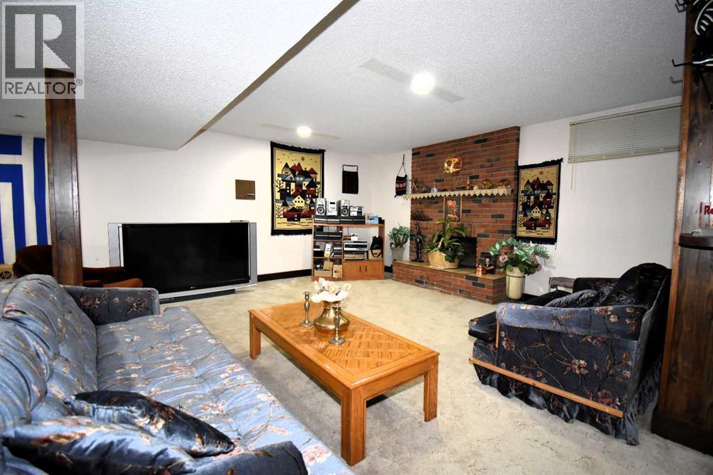 105 Mcpherson Square, Hinton, Alberta  T7V 1J9 - Photo 39 - A2179032