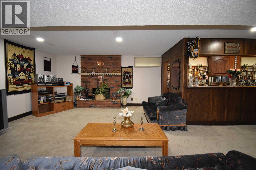105 Mcpherson Square, Hinton, Alberta  T7V 1J9 - Photo 40 - A2179032