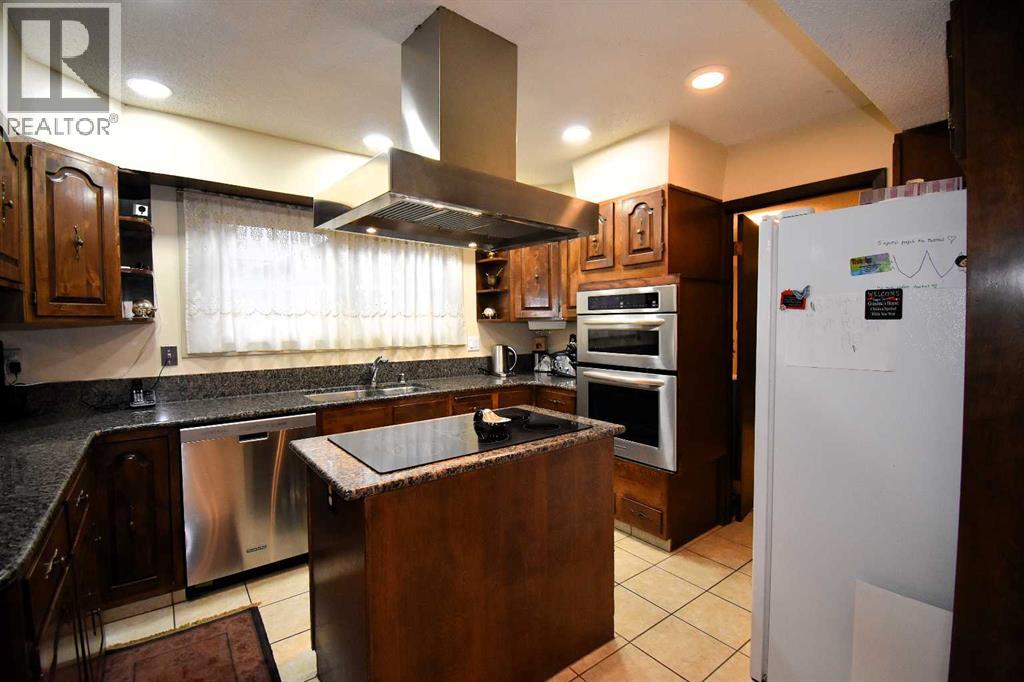 105 Mcpherson Square, Hinton, Alberta  T7V 1J9 - Photo 15 - A2179032