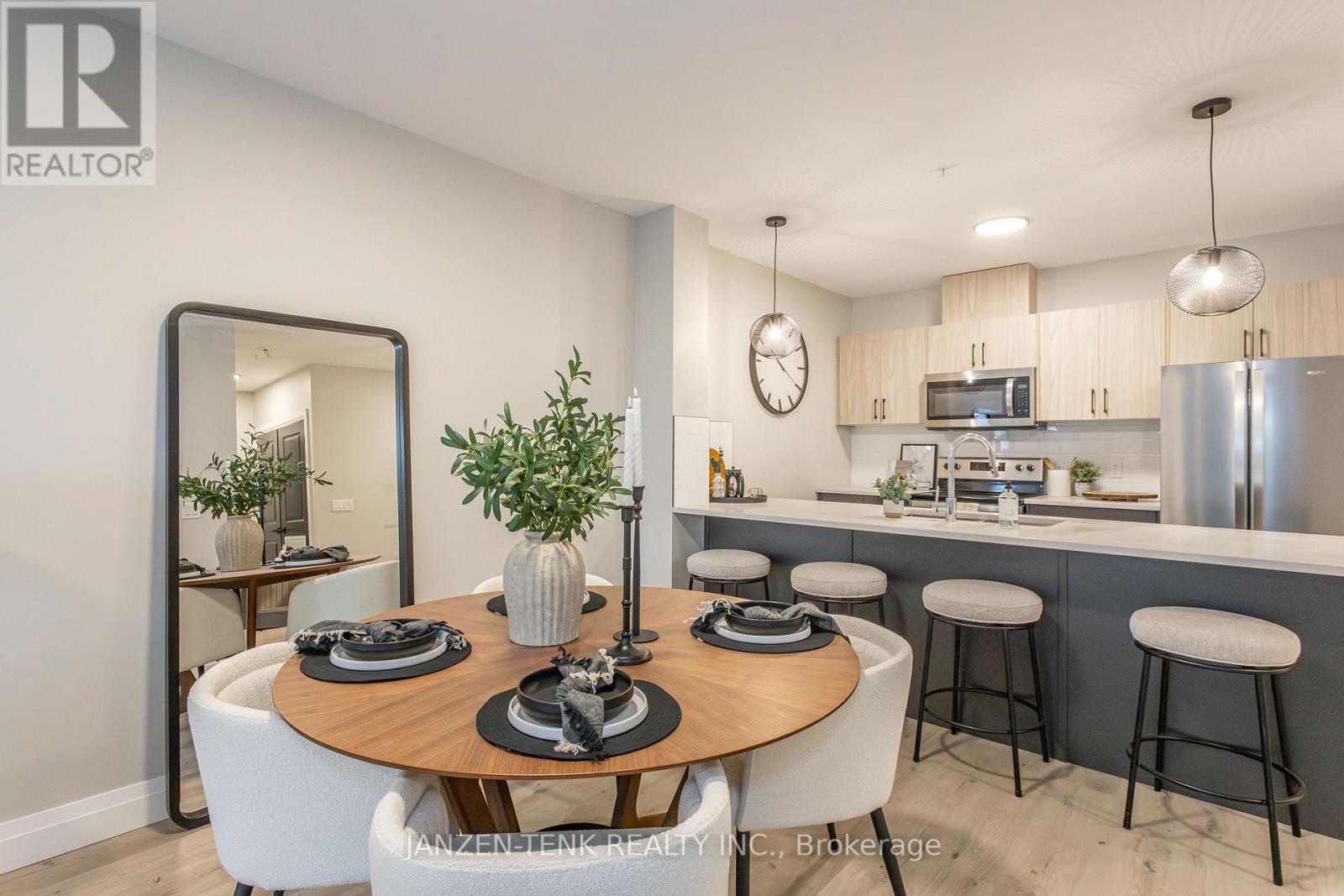 208 - 1150 Fanshawe Park Road E, London North, Ontario  N5X 3Z8 - Photo 6 - X12358057