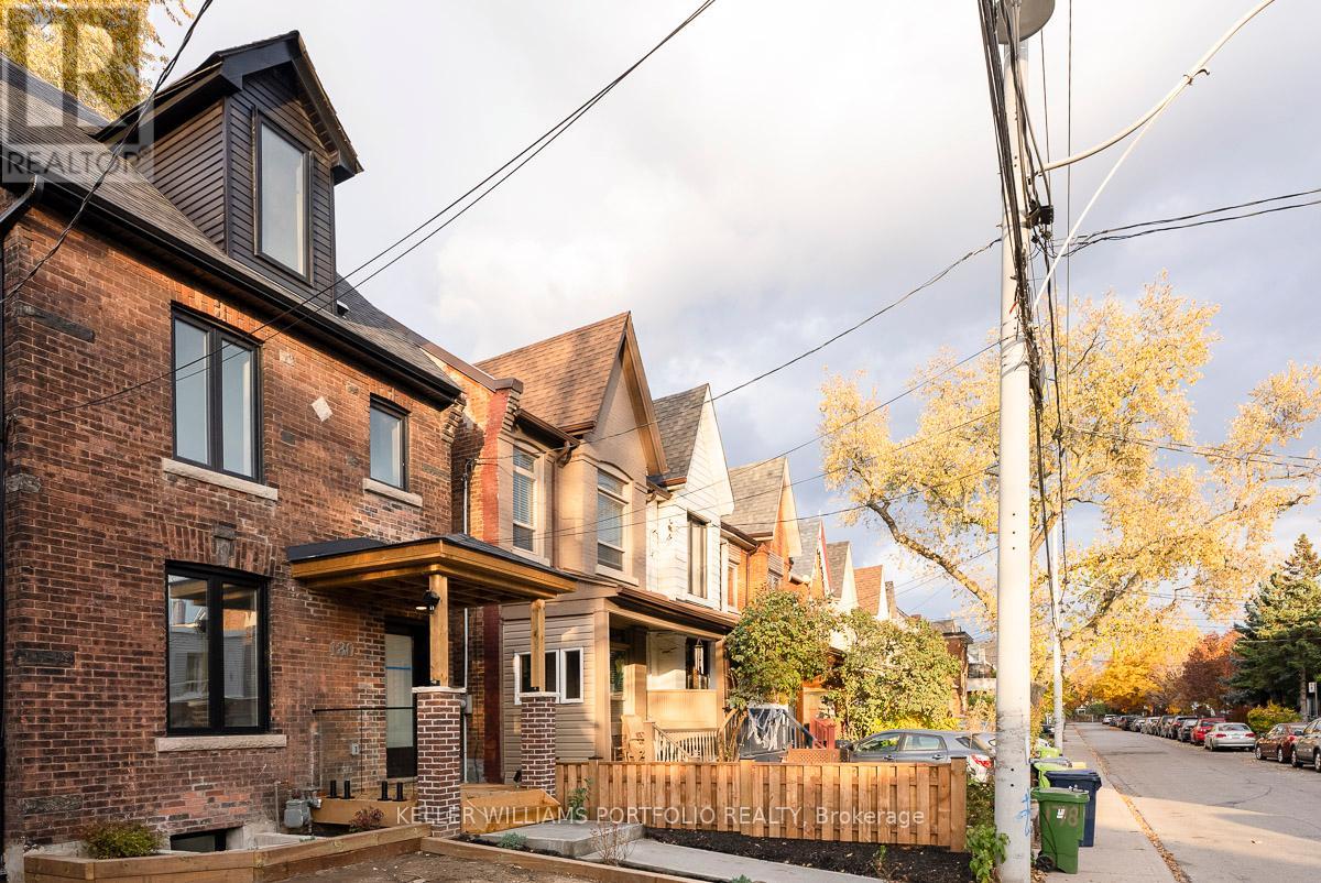 Lower - 180 Maria Street, Toronto, Ontario  M6P 1W4 - Photo 14 - W12358046