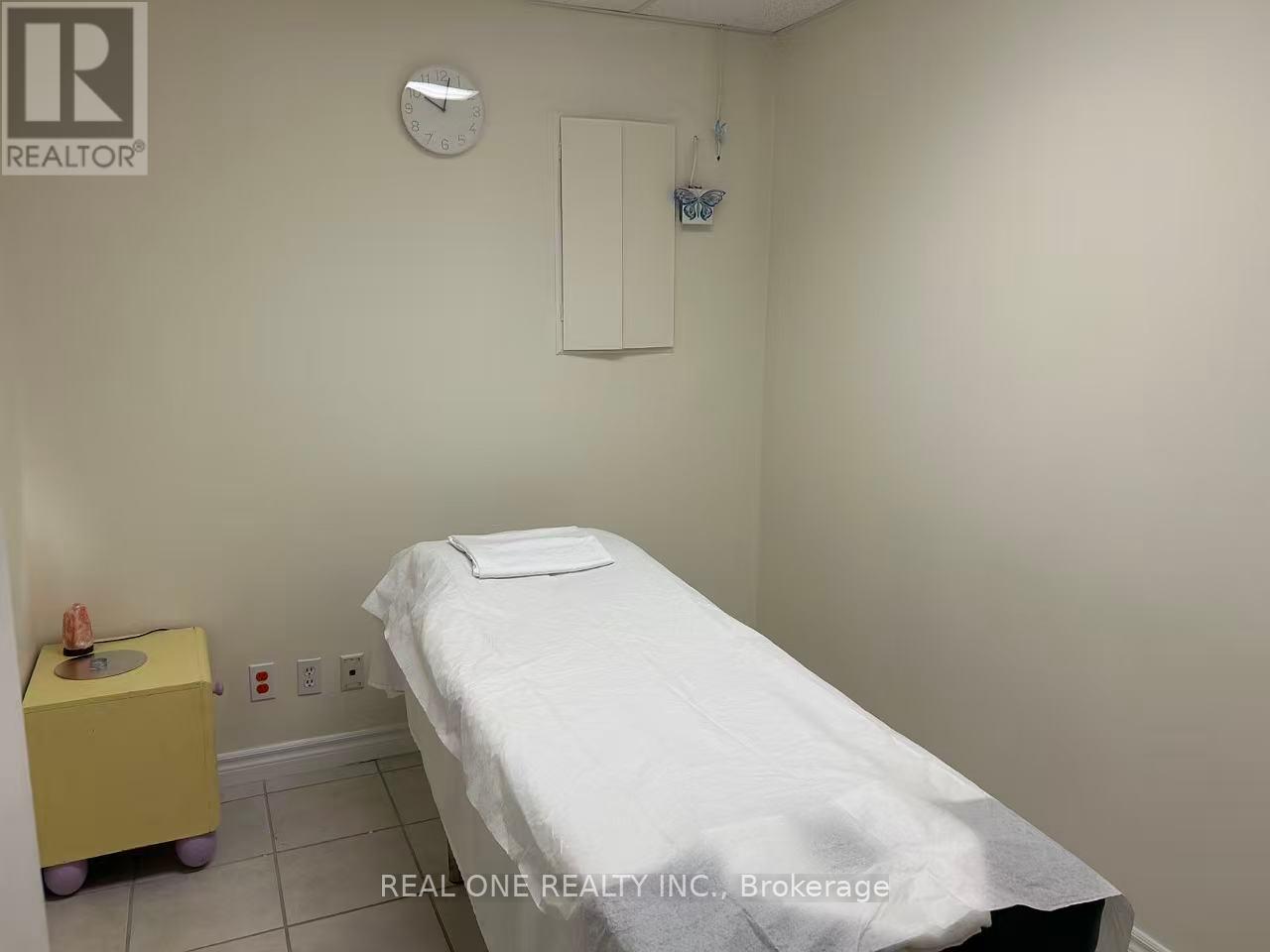 36 - 6033 Shawson Drive, Mississauga, Ontario  L5T 1H8 - Photo 2 - W12358051
