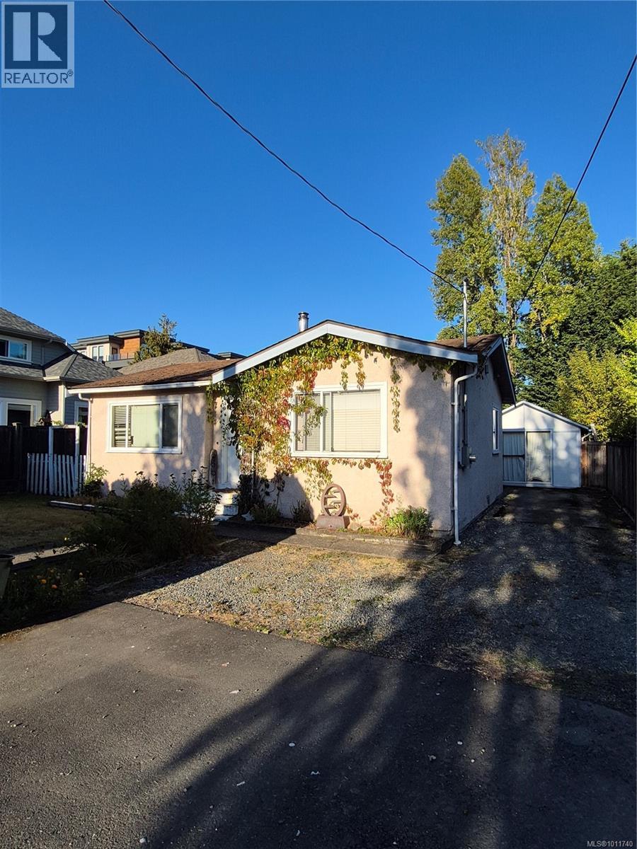 9691 Fifth St, Sidney, British Columbia  V8L 2W9 - Photo 2 - 1011740