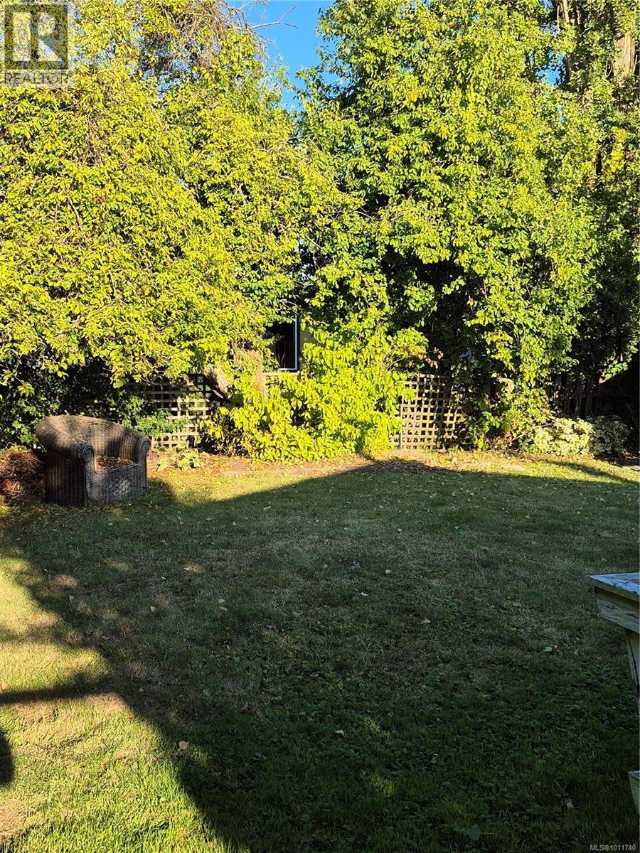 9691 Fifth St, Sidney, British Columbia  V8L 2W9 - Photo 6 - 1011740