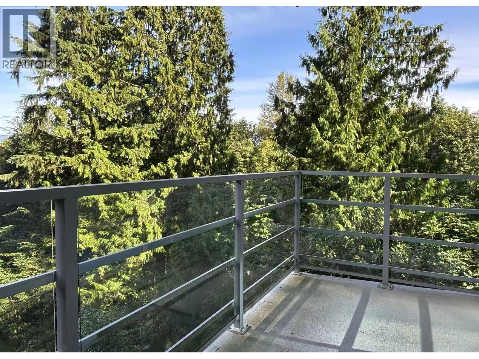 10x 9080 University Crescent, Burnaby, British Columbia  V5A 0B7 - Photo 10 - R3039485