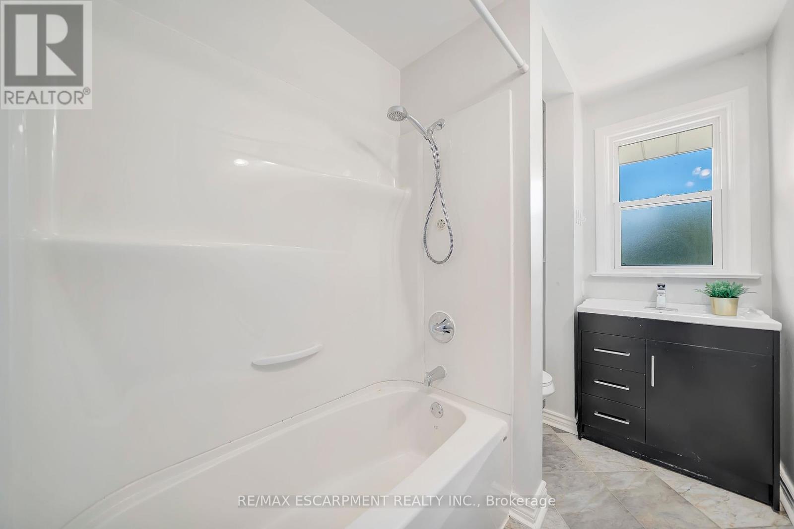 167 Miles Road, Hamilton, Ontario L8W 1E2 - Photo 13 - X12358032