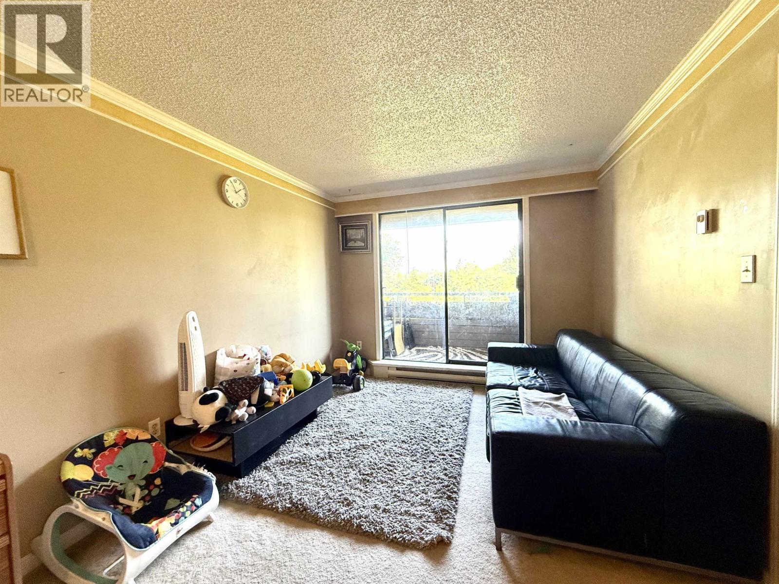 Listing Picture 5 of 13 : 311 8120 COLONIAL DRIVE, Richmond / 烈治文 - 魯藝地產 Yvonne Lu Group - MLS Medallion Club Member