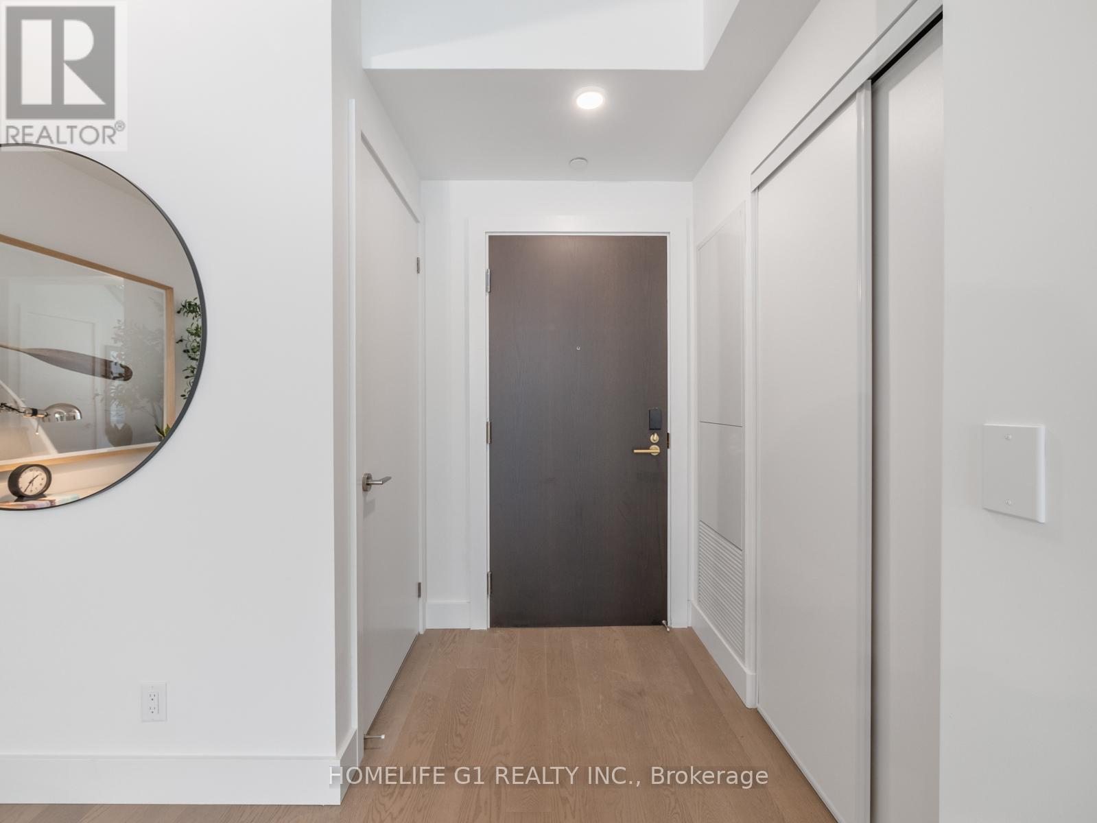 Property at 7 - 6 GREENBRIAR ROAD image 4