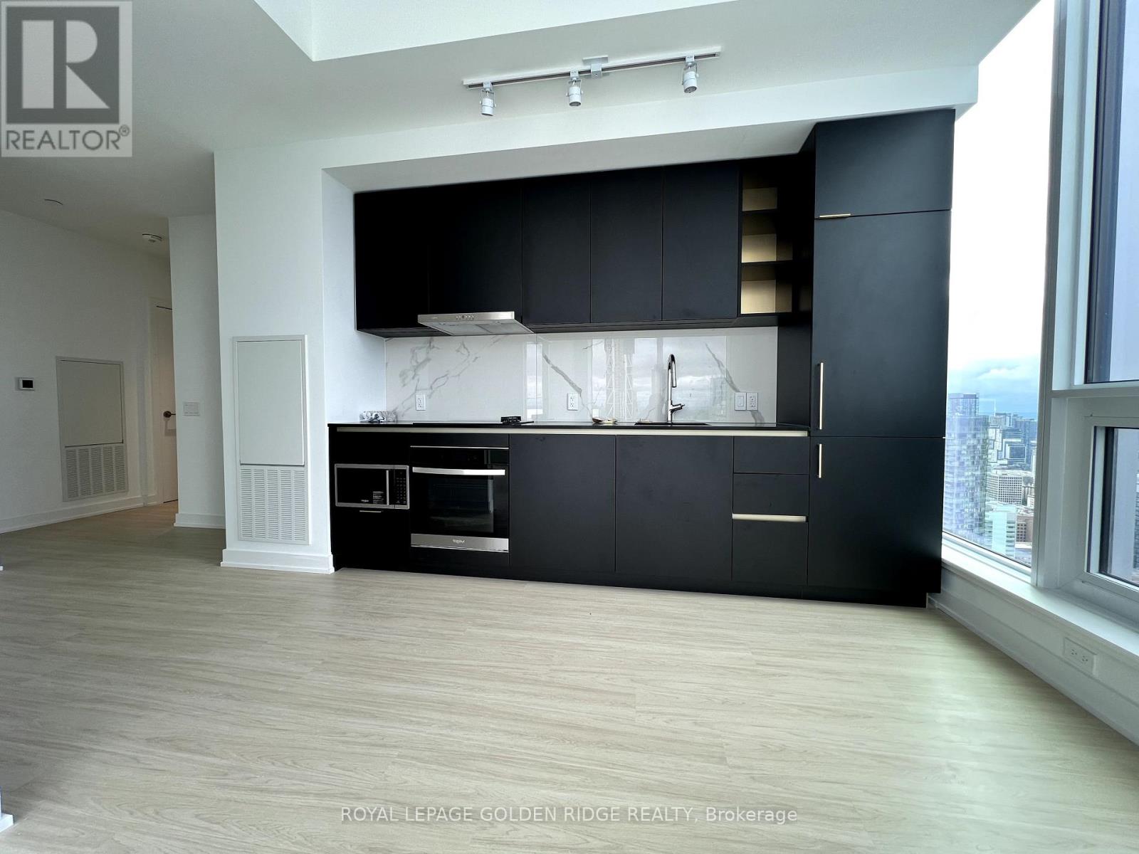 Ph02 - 8 Wellesley Street W, Toronto, Ontario  M4Y 0J5 - Photo 7 - C12358076