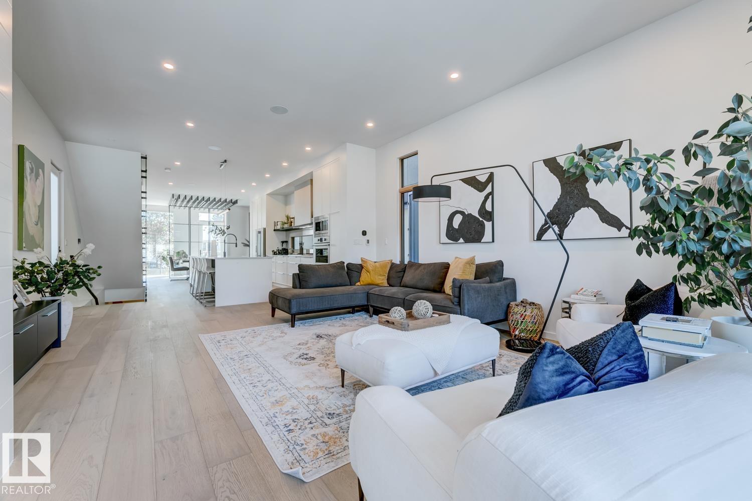 Property at 7616 83 AV NW image 3