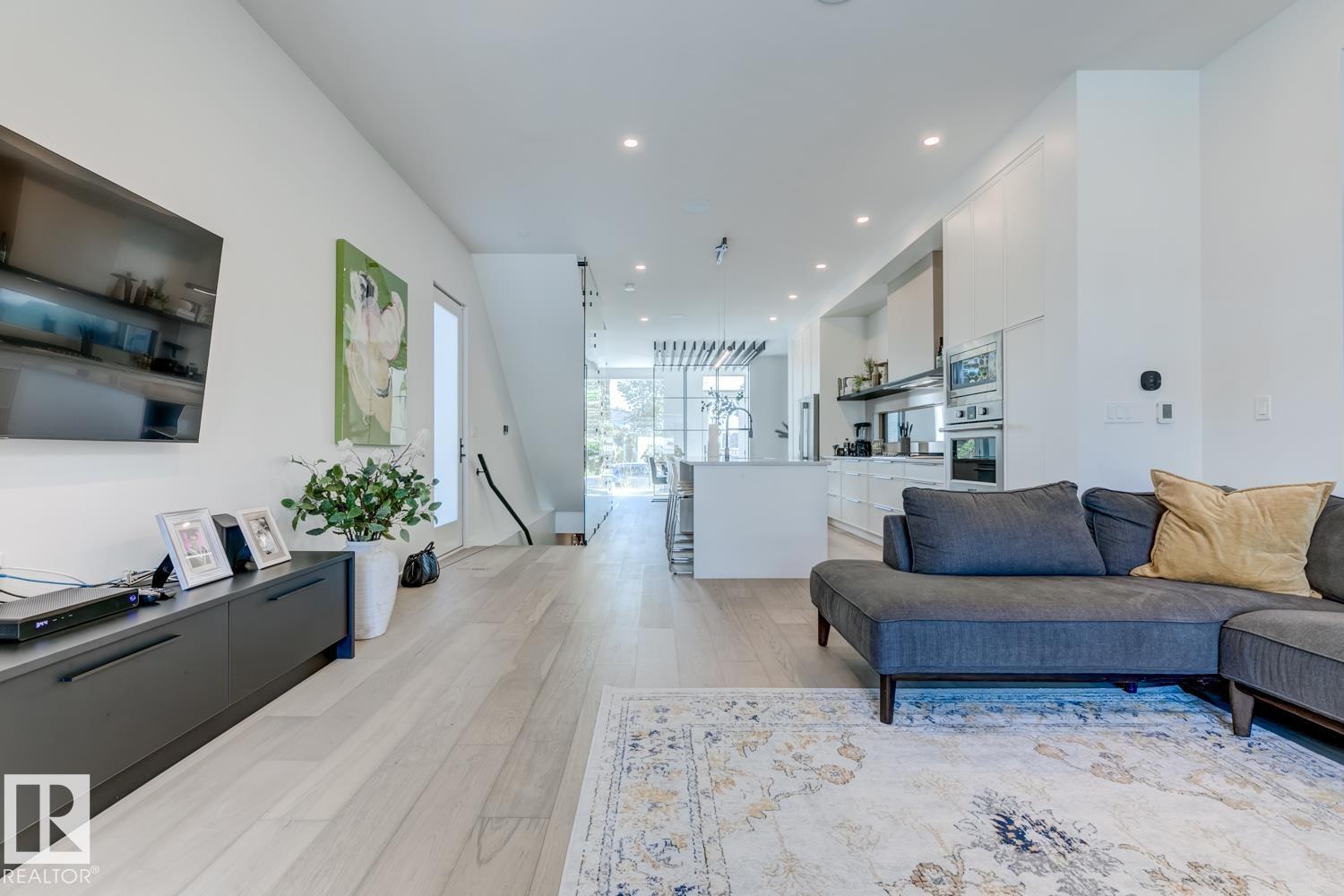 Property at 7616 83 AV NW image 5
