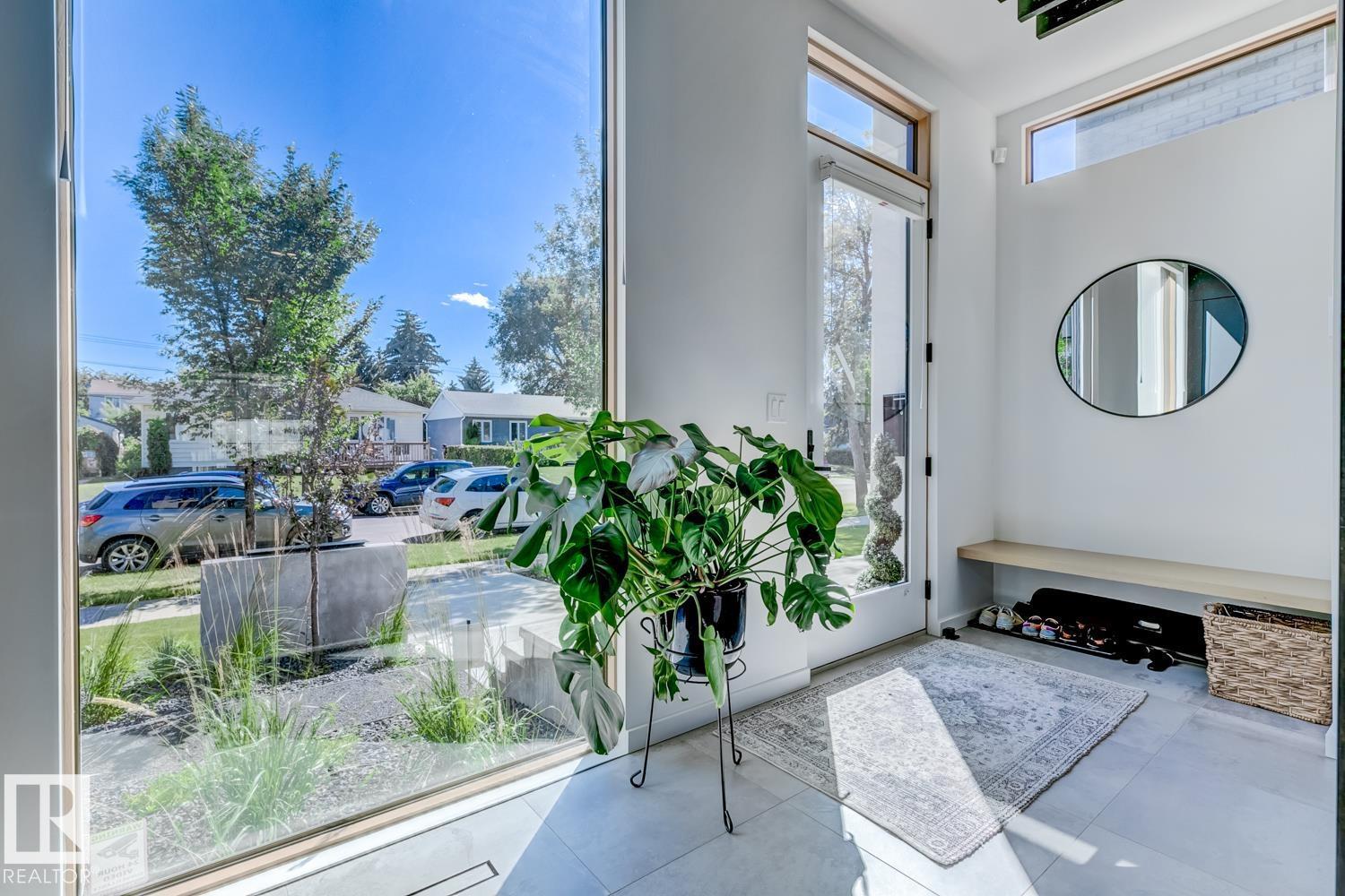 7616 83 Av Nw, Edmonton, Alberta  T6C 1A3 - Photo 4 - E4454121