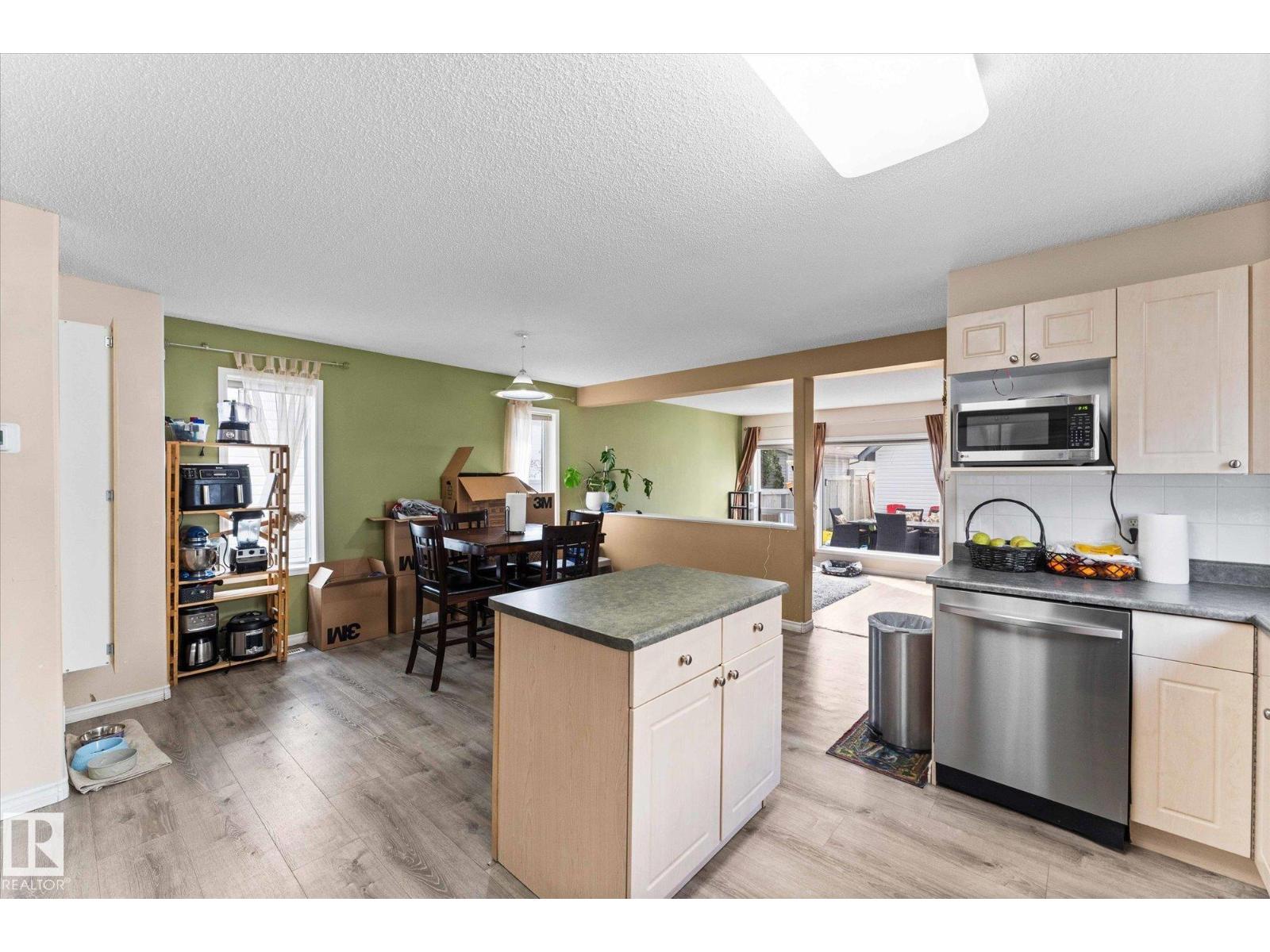 Property at 1220 Gillespie CR NW image 5