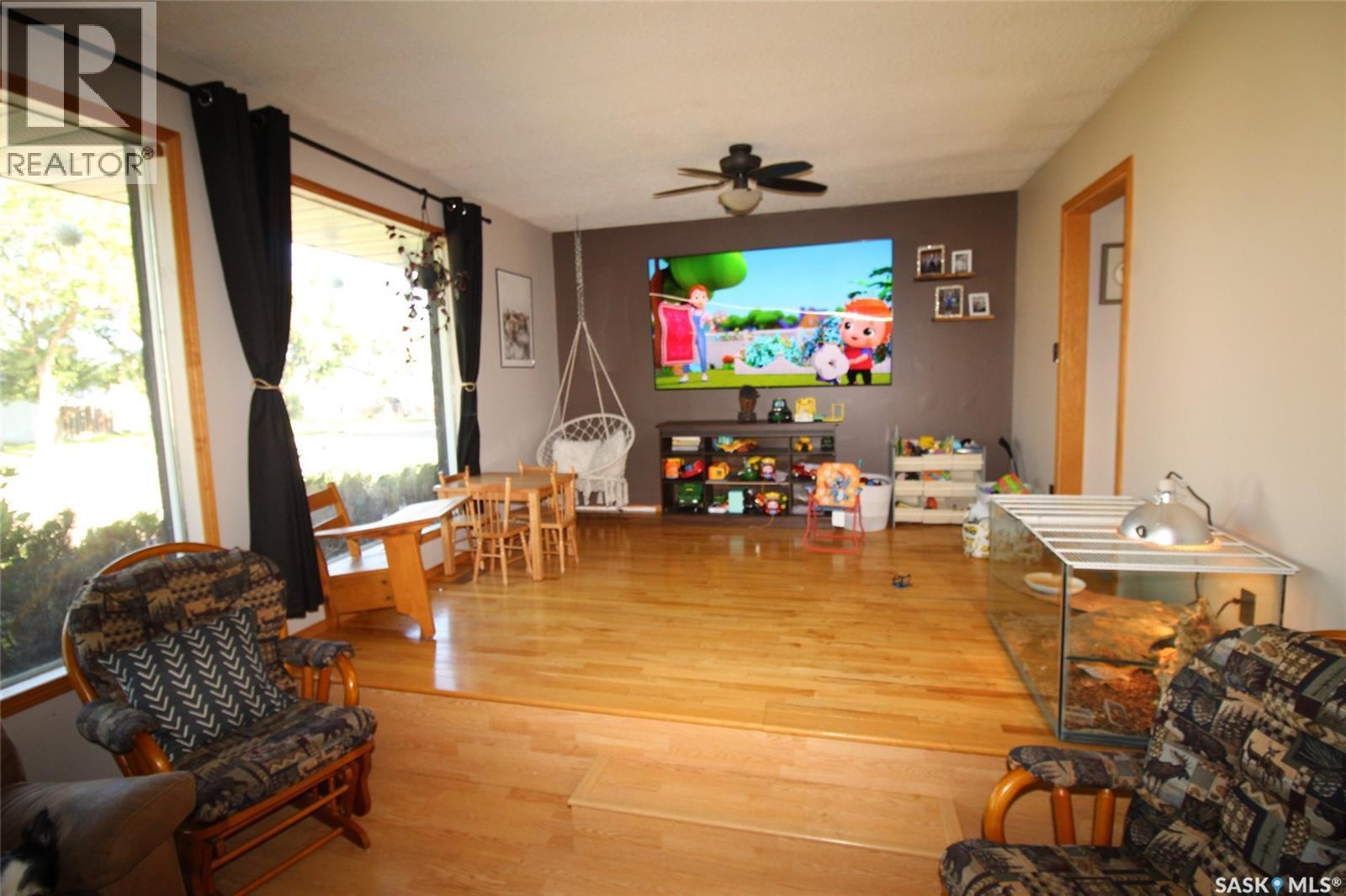 652 9th Street W, Shaunavon, Saskatchewan  S0N 2M0 - Photo 15 - SK016116