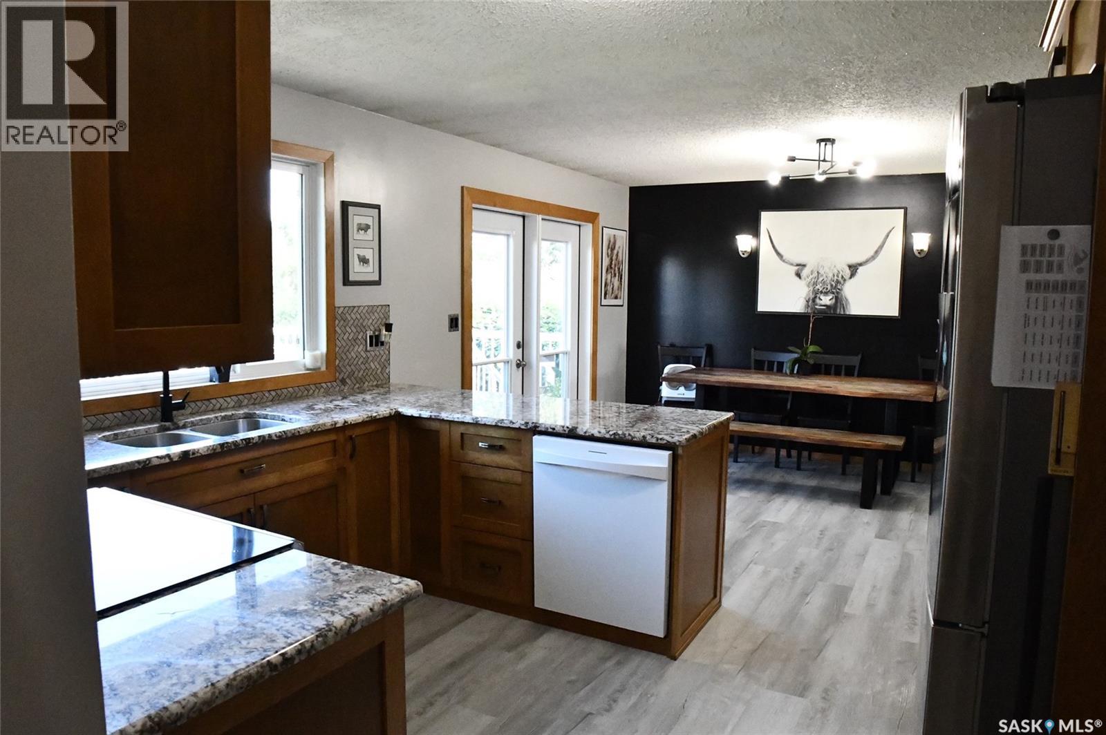 652 9th Street W, Shaunavon, Saskatchewan  S0N 2M0 - Photo 4 - SK016116