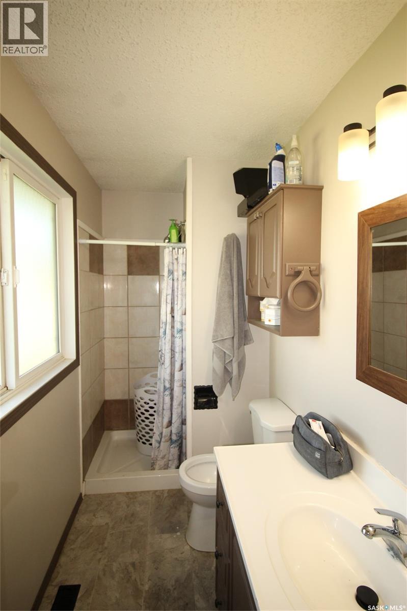 652 9th Street W, Shaunavon, Saskatchewan  S0N 2M0 - Photo 21 - SK016116