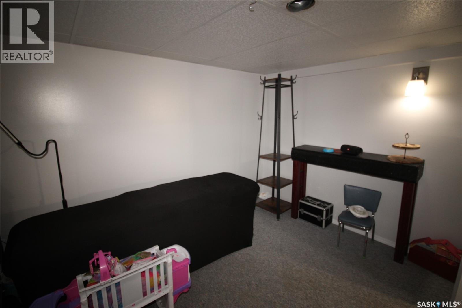 652 9th Street W, Shaunavon, Saskatchewan  S0N 2M0 - Photo 37 - SK016116