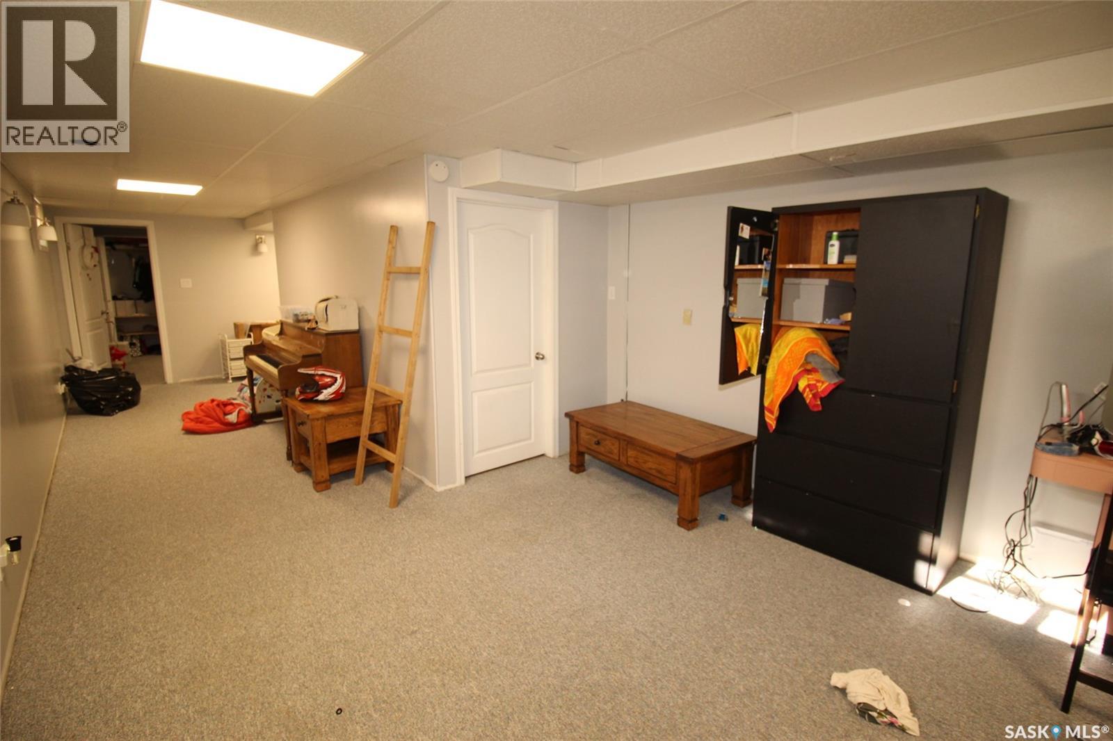 652 9th Street W, Shaunavon, Saskatchewan  S0N 2M0 - Photo 32 - SK016116