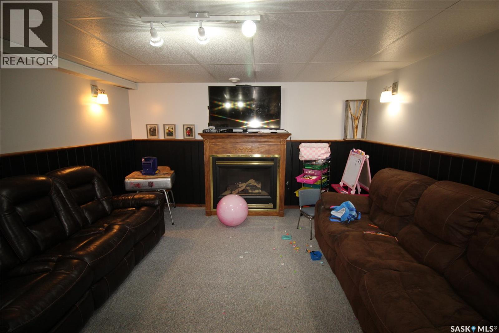 652 9th Street W, Shaunavon, Saskatchewan  S0N 2M0 - Photo 36 - SK016116