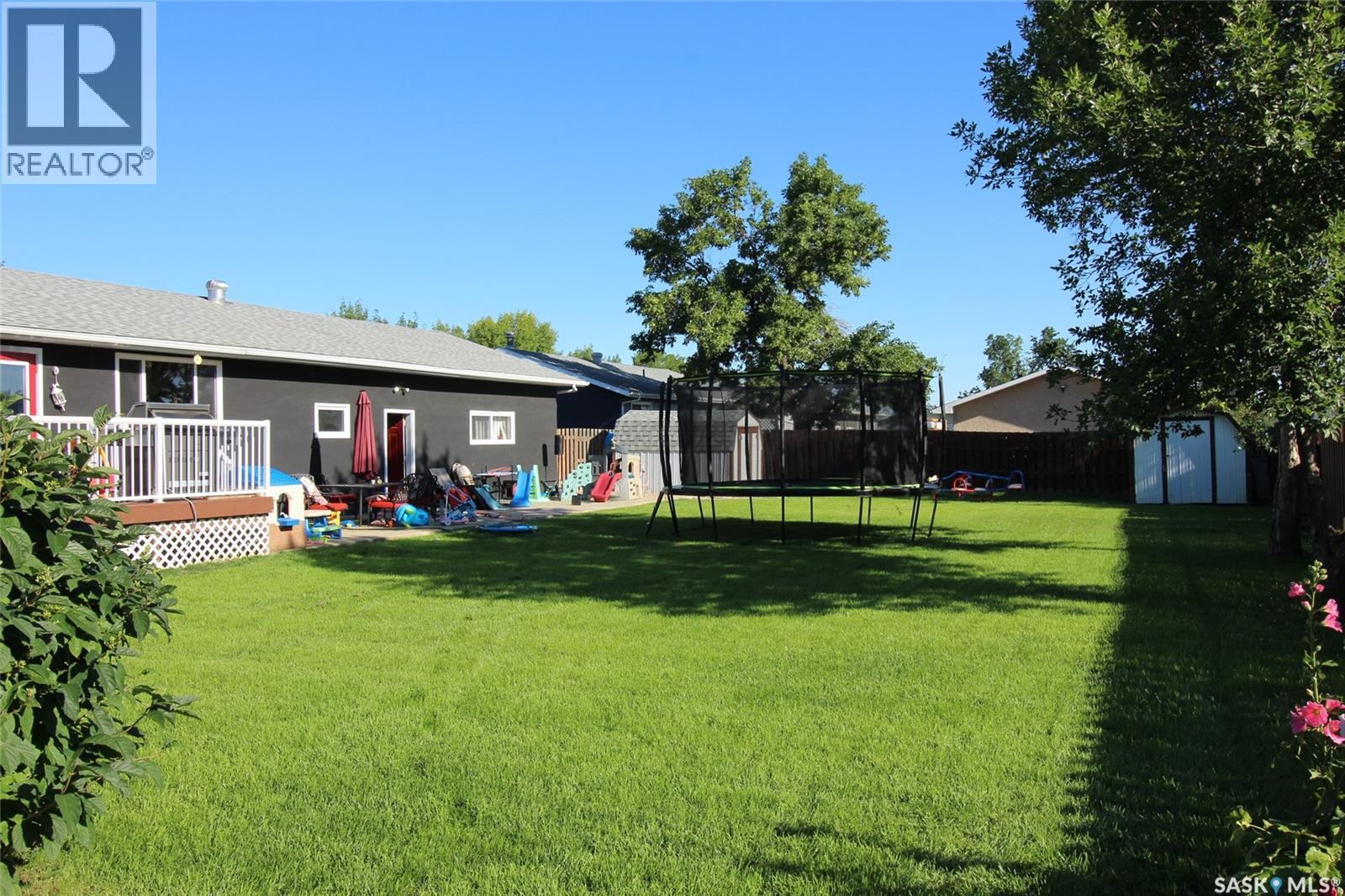 652 9th Street W, Shaunavon, Saskatchewan  S0N 2M0 - Photo 42 - SK016116