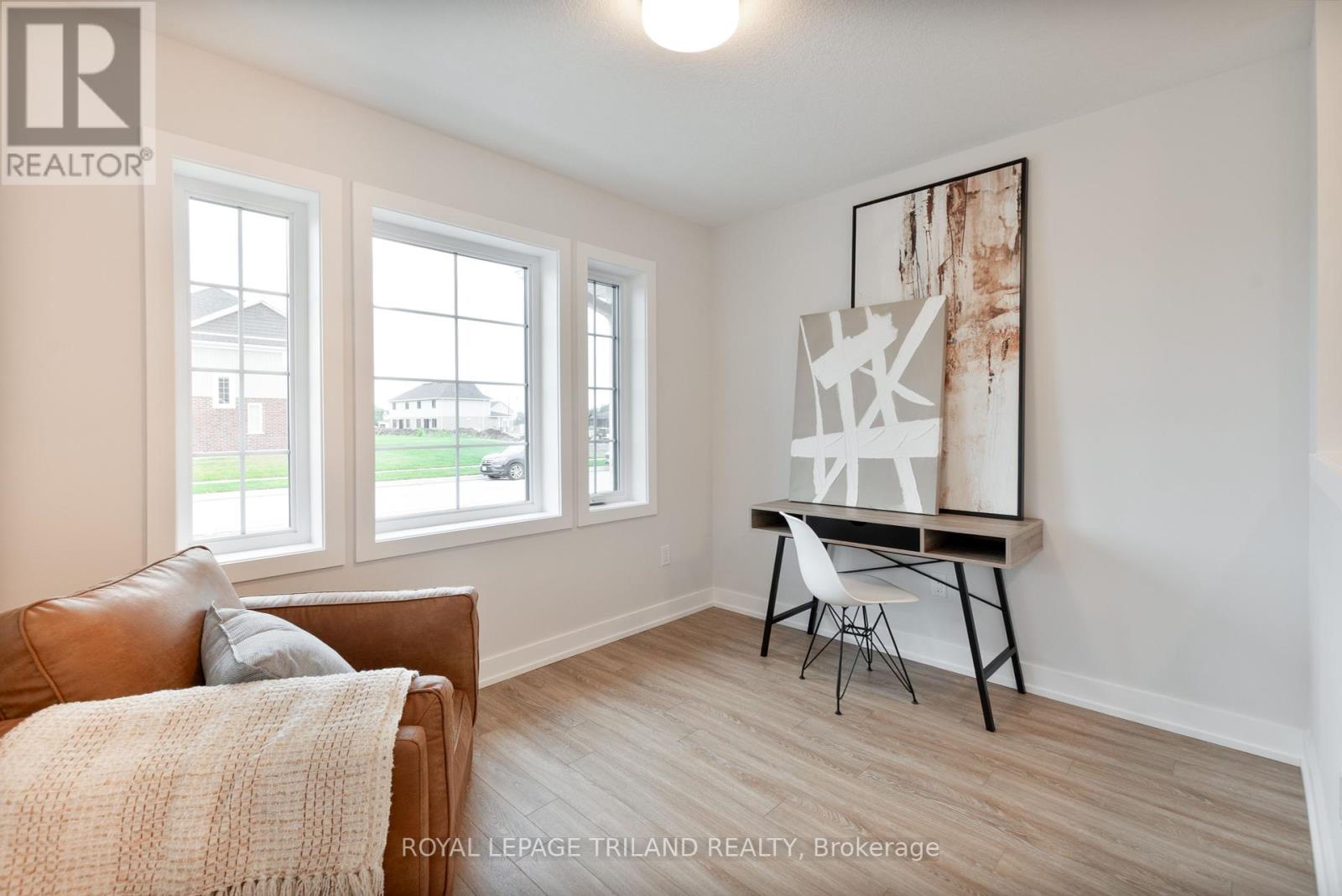 71 Harrow Lane, St. Thomas, Ontario  N5R 0P3 - Photo 5 - X12173309