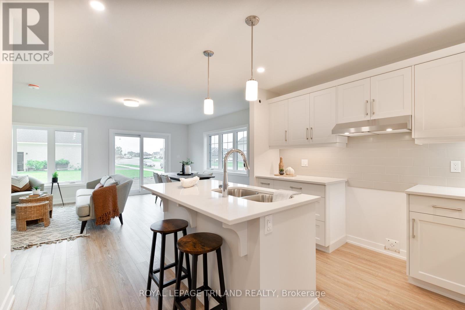 71 Harrow Lane, St. Thomas, Ontario  N5R 0P3 - Photo 6 - X12173309