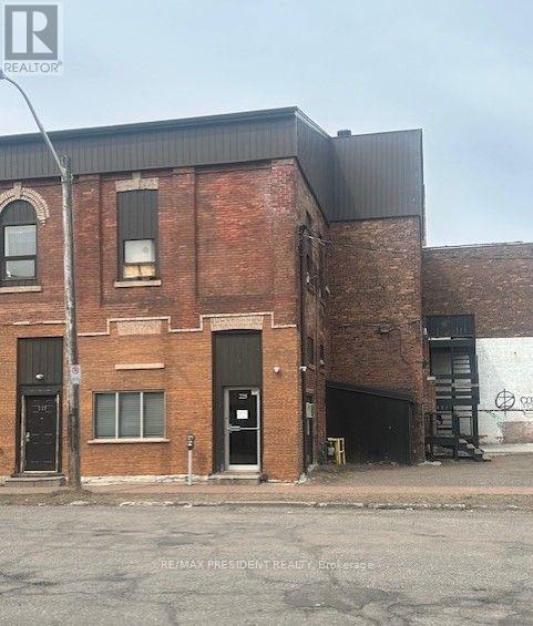 126 May Street N, Thunder Bay, Ontario  P7C 3P2 - Photo 5 - X12357959