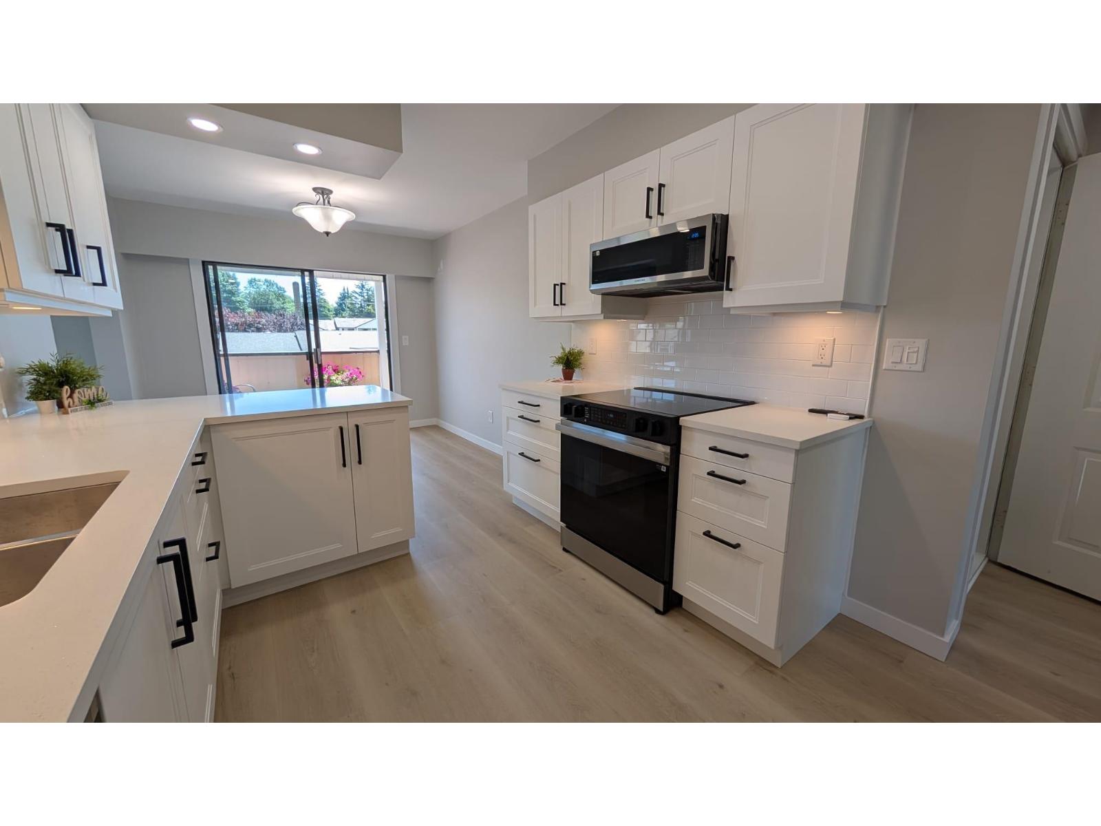 40 32959 George Ferguson Way, Abbotsford, British Columbia  V2S 7W9 - Photo 2 - R3032556