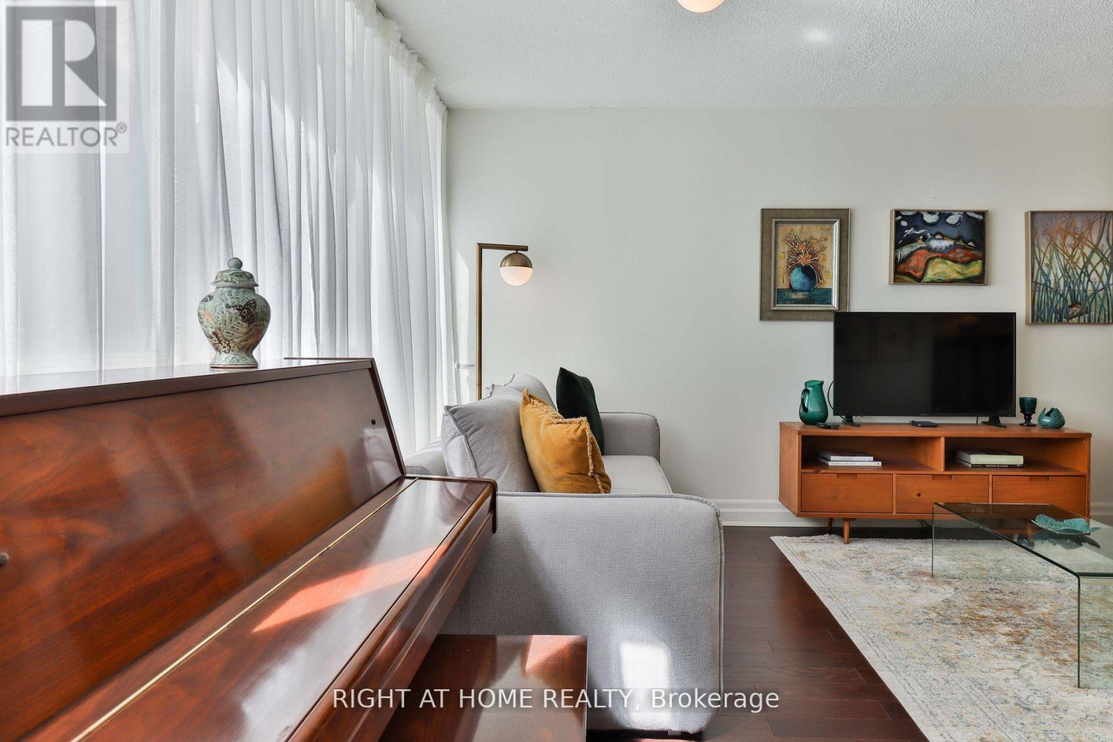 402 - 225 Davenport Road, Toronto, Ontario  M5R 3R2 - Photo 11 - C12358117