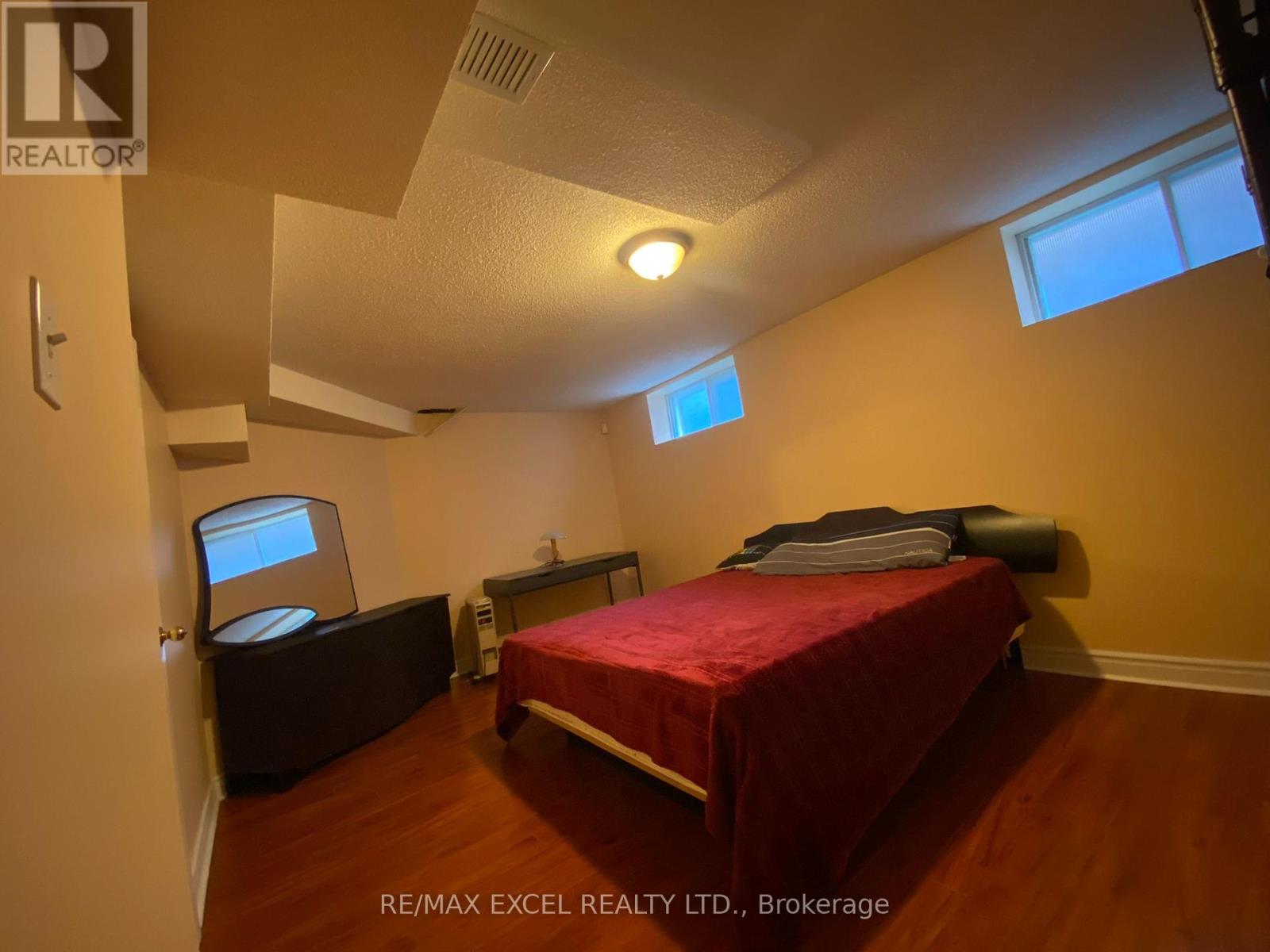 Lower - 36 Pemberton Road, Richmond Hill, Ontario L4C 3T4 - Photo 4 - N12358099