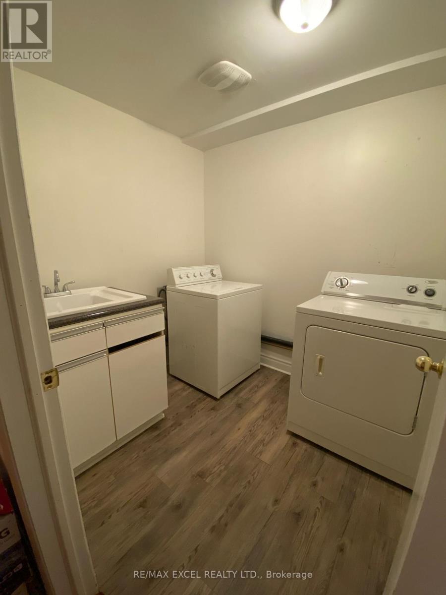 Lower - 36 Pemberton Road, Richmond Hill, Ontario L4C 3T4 - Photo 5 - N12358099