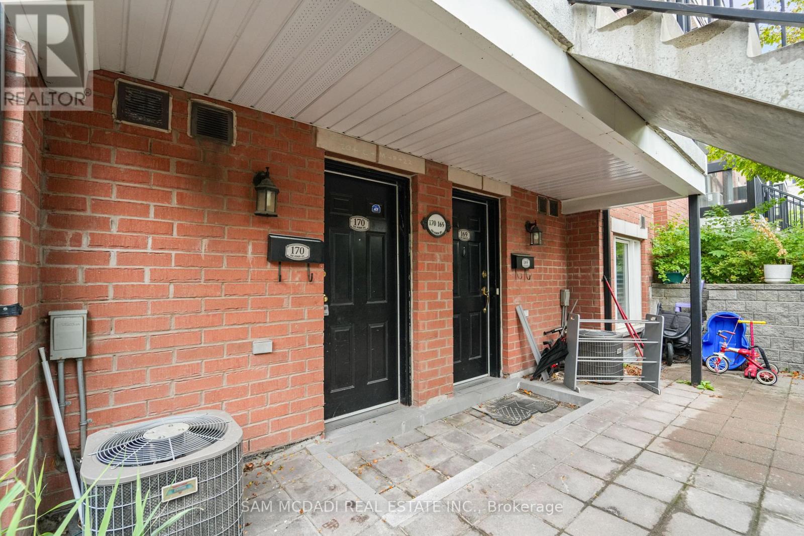 Property at 170 - 310 JOHN STREET image 4